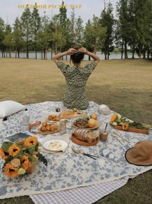 Cirelle Vintage Style Ins Blue Floral Outdoor Camping Picnic Blanket, Decor, Rama Family Style, Picnic Eseentials, Family Outing Use, Camping Supplies, Holiday Vacation Use