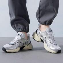 Nike Men'S Shoes 2024 New V2K Run Fashion Comfortable Lightweight Sports Casual Shoes Hj4497-100