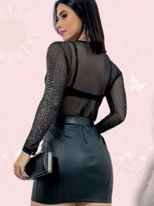 conjunto de festa bory manga longa pedrarias e saia de couro