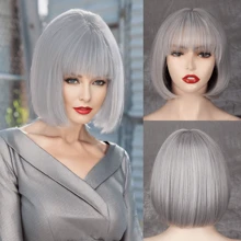 Pelucas cortas Bob gris de 12 pulgadas con flequillo, peluca sintética Bob recta para mujeres, peluca de fibra resistente al calor para fiesta diaria y cosplay - Gris - Ver 1