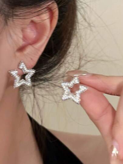 1pair Luxury Shiny Star Stud Earrings For Women