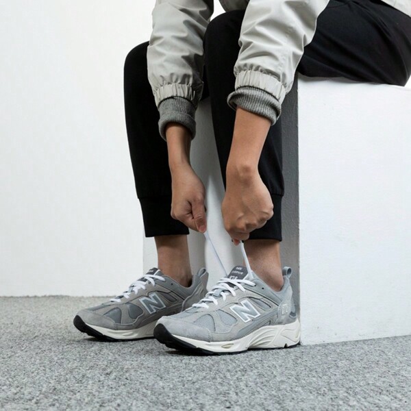 New Balance Sapatos masculinos e femininos 2024 Novos sapatos esportivos casuais da série 878 Sapatos de corrida retrô Cm878Mc1