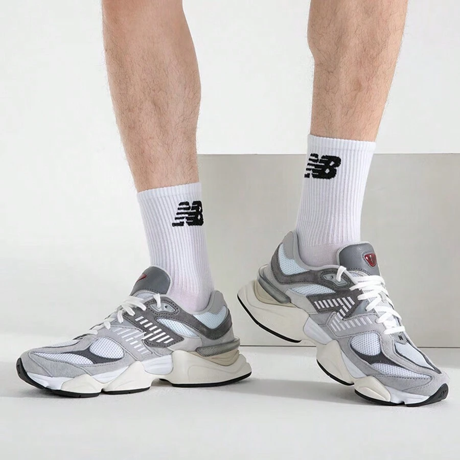 New Balance NB 9060 千禧象运动鞋，休闲运动鞋，男女通用 - 淺灰色 - 查看 1