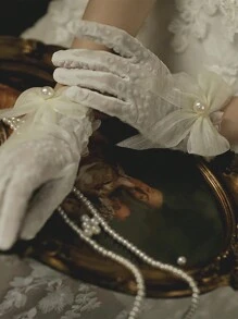 1pc Luxurious Bridal Wedding Gloves, Crop Style Mesh Gloves, Pearl & Bowknot Decor, Lace Bridesmaid Dress Accessories, For Wedding Party & Photography, Elegant Romantic Women Lace Gloves, Ivory Valentine's Day Valentines Autumn Accessories