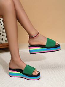 1雙女性時髦厚高跟鞋防水台拖鞋,夏天新款時尚交叉腳趾沙灘涼鞋 - 綠色 - 查看 1