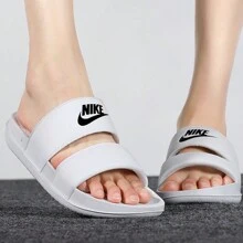 Nike 女款 OFFCOURT 拖鞋，轻便休闲一脚蹬，款式 DC0496-100，2026 新款上市