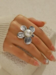 1pc Vintage Distressed Faux Pearl Flower Adjustable Ring - Antique Silver - View 1