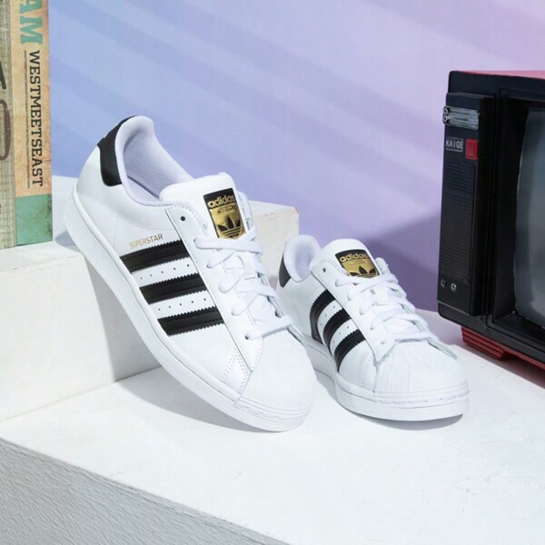 Adidas Originals Zapatillas para mujer Superstar, tenis de caña baja, calzado deportivo casual, código de estilo FU7712