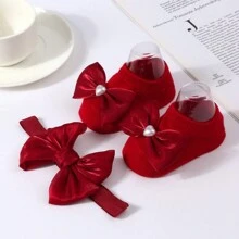 Conjunto de Faixa para Bebê, inclui 1 faixa com laço e 1 par de meias antiderrapantes com laço em formato de coração para bebês aprendendo a andar