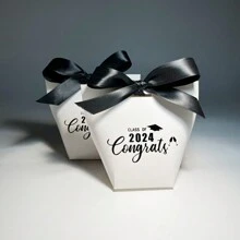 12 piezas Cajas de regalo para envolver gorras de graduación en color blanco sencillo, para fiestas y celebraciones de graduación, Cajas de regalo para golosinas en caliente con estampado para gorra de licenciatura, Cajas de regalo estampadas para dulces, Cajas de regalo para cumpleaños, fiestas y días festivos - Caja de regalo de temporada de graduación - Ver 3