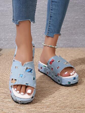 Women's Thick Sole Sandals, New Summer Style With Patch Holes Over Printed Multicolor Fabrics And V-Cuts, Fashionable Canvas Women's Sandals