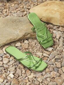 2024 Women Metallic Minimalist Green Open Toe Flat Sandals, Suitable For Dance, Home, Leisure Events