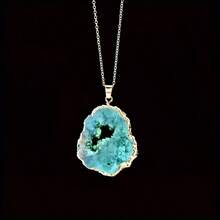 1 件礼盒包装天然玛瑙切片项链，不对称切片天然石英吊坠项链，镀金边缘，波西米亚风格天然石女士首饰