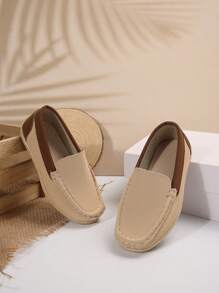 Handgefertigte Jungen flache Loafers aus PU-Leder mit Steppdesign, Beige, für Frühling und Herbst bequem