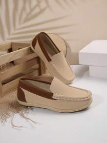 Handgefertigte Jungen flache Loafers aus PU-Leder mit Steppdesign, Beige, für Frühling und Herbst bequem