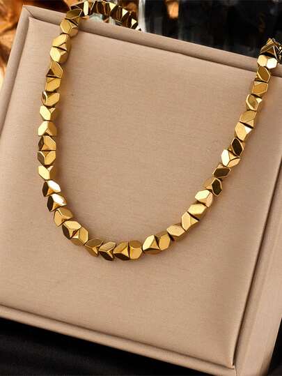 RAYQUEEN 1 pieza Collar tejido a mano minimalista de triángulo 3D dorado con cuentas, de estilo retro y elegante, adecuado para uso casual