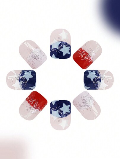 24枚セット 赤と白のストライプと星の要素の プリント可能なクロップ楕円形ネイルラップ。ジェリーグルー1個とネイルファイル1個が付属。女性が独立記念日に自分の爪を飾るために適しています。