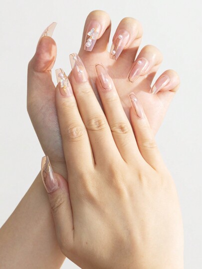 24個フルカバー ジェルネイルショートフェイクネイルセット、フランスヌードカラー、可愛い蝶の柄、ジェリーグルーとネイルファイル付属、簡単につけたり外したりできます、パーティーやダンス、デイリー用に最適