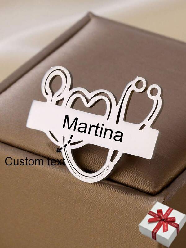 Pin para estetoscopio con grabado personalizado del nombre, producto médico minimalista unisex, insignia personalizada de acero inoxidable con nombre y fecha, adecuado como regalo de graduación para médicos y enfermeras. Elegante, de moda de otoño, sencillo, unisex, casual, ideal como regalo personalizado y único para él, novia, mamá, familia, amigos, hija, ella, novio, papá, abuelos, hijo para aniversarios, cumpleaños, graduación