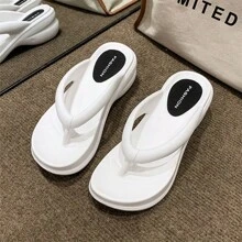 A Pair Of Lady's Flip-Flops Heighten Flip-Flops With Thick Bottom Household Slippers Ladies' Outdoor Slippers Beach Slippers For Leisure Vacation White EVA Flip-Flops