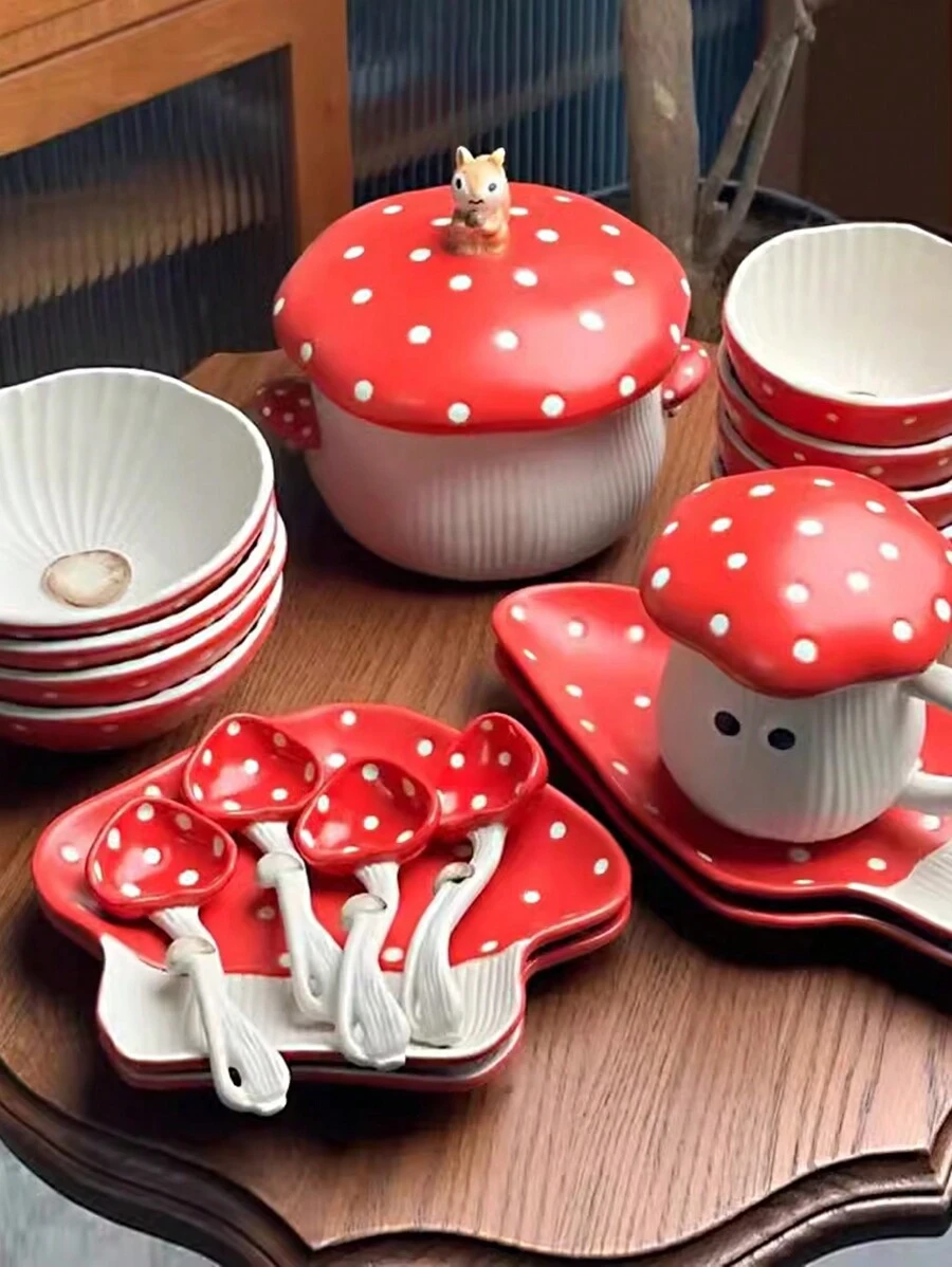 Bộ đồ ăn bằng gốm hình con sóc hoạt hình dễ thương có bát, đĩa, cốc, thìa, nắp và tay cầm, hoàn hảo cho gia đình, tân gia và lễ kỷ niệm - Đỏ và trắng - Xem 1