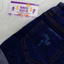 Shorts jeans menina com lycra e barra virada. - Lavagem escura - Visão 4