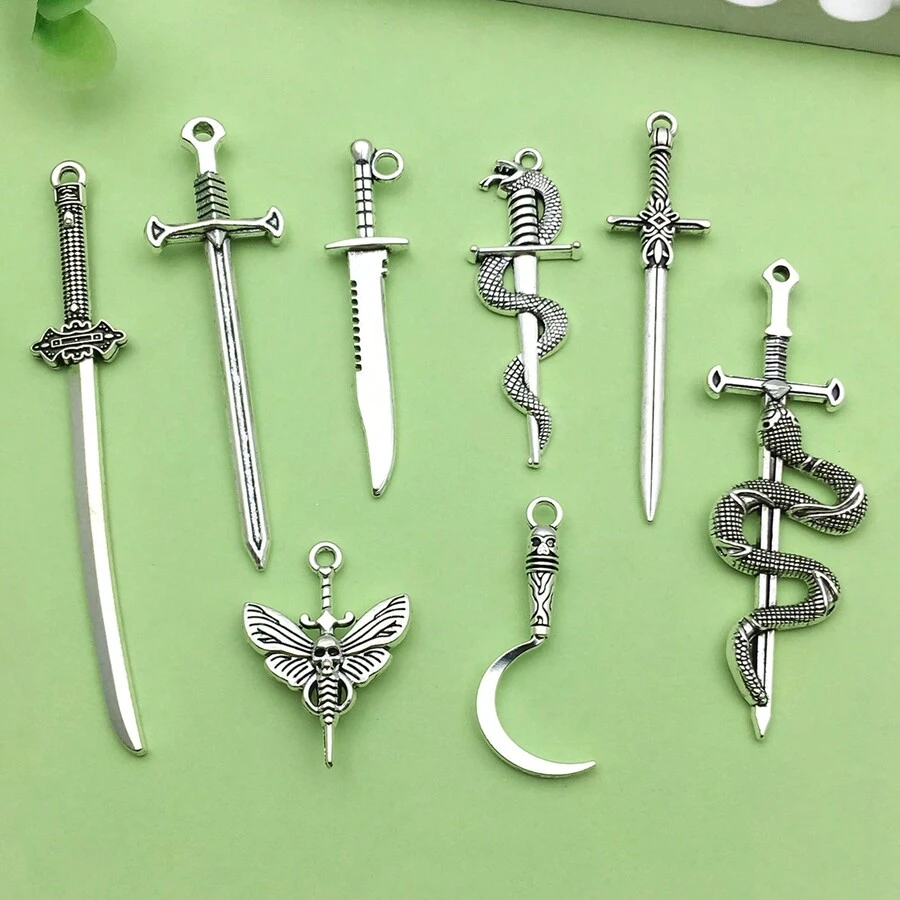 10/16 bucăți Breloc de sabie cavaler șarpe de Halloween Breloc de sabie de argint antic cuțit de metal pandantive Colier Fabricare de bijuterii Accesorii artizanale