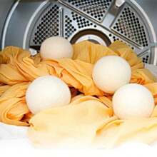 3入組高級天然針織乾衣球-洗衣守護神-減少皺摺、靜電、縮短烘乾時間-無化學柔軟劑-低過敏性和節能 - 白色 - 查看 1