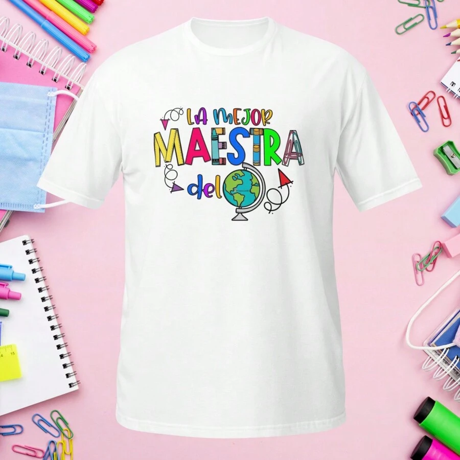 Playera "La mejor Maestra del Mundo" Regalo para Maestra. La Maeta. Dia del Maestro Miss Educadora Teacher Primaria - Blanco - Ver 1