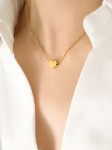 女性簡約心形穿孔吊墜項鍊，採用不銹鋼材質並電鍍18K金，高品質，可刻字，非常適合作為節日禮物