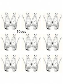 1入組15入組和10入組迷你銀色皇冠和蛋糕造形復古頭飾鬆餅頂級裝飾，非常適合婚禮、生日派對女王公主照片道具，是活動珠寶首選。頭飾 - 10個迷你少鑽皇冠 - 查看 12