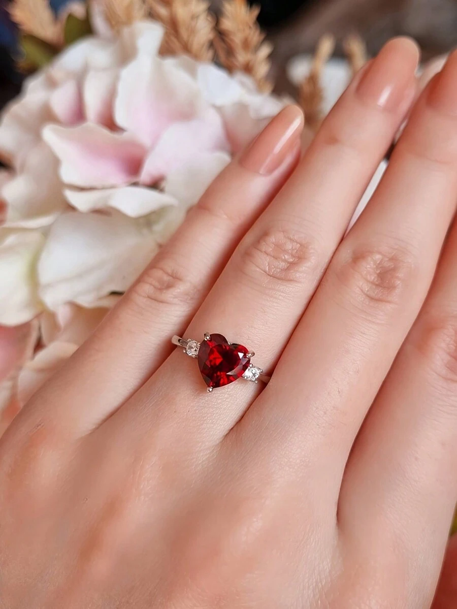 Anillo elegante para mujeres en forma de corazón rojo, brillante, perfecto para fiestas y cumpleaños, un gran regalo como joya exquisita para mujeres - Rojo - Ver 1