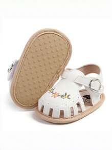 Yibubu White Infant Shoes Embroidered Flower Infant Girl Sandals Toddler First Walkers Shoes Girls Vintage Closed Toe Beach Flat Sandals Summer