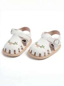 Yibubu White Infant Shoes Embroidered Flower Infant Girl Sandals Toddler First Walkers Shoes Girls Vintage Closed Toe Beach Flat Sandals Summer