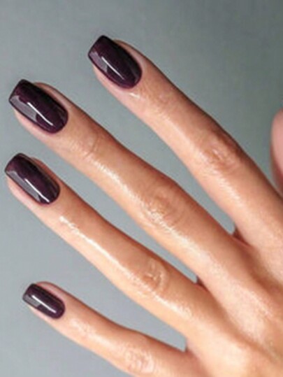 バーガンディソリッドカラー 短い正方形のシンプルな24枚セットの春夏新作の光沢のある付け爪、ジェリー接着剤1本とネイルファイル1枚が付属しています