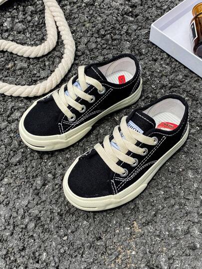 OPOEE 寶寶白色布鞋，兒童中幫帆布運動鞋，春秋系列。男女寶寶皆適用，設計簡單時尚，低幫運動紋路條紋，經典的低幫帆布鞋款式。非常適合休閒、運動和滑板運動兒童鞋款。