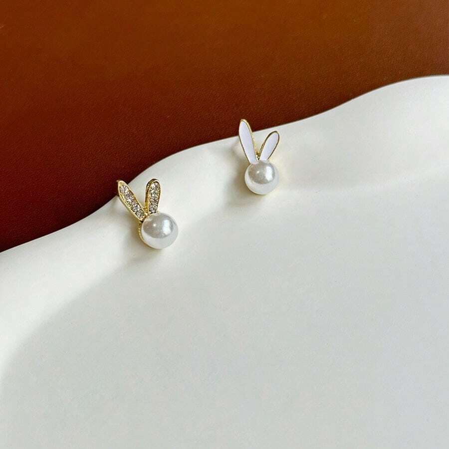 A Pair Of Minimalist And Versatile Pearl Rabbits With A Sweet And Cute Design Sense. New Earrings For 2024 - D8038 - View 1