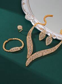 4 pièces/set Ensemble de bijoux de luxe pour femmes avec zirconium cubique incrusté micro. Comprend un collier, des boucles d'oreilles, une bague et un bracelet. Parfait pour les occasions formelles, les mariages et comme cadeau pour la Saint-Valentin, la mère, la fête des mères.