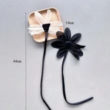 2 Stücke Beige & Schwarz 3D-Mesh-Gewebe Rose Blumen bestickte Aufnäher zum Dekorieren von Brautkleidern