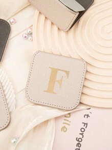 1 pezzo Specchio da trucco pieghevole in acciaio inossidabile con lettere dorate personalizzate, avvolto in elegante pelle color cachi. Perfetto per la cara mamma, zia, nonna, figlia, nipote, sorella, sposa, damigella e la tua amata ragazza! Ideale per occasioni come vacanze, compleanni, matrimoni, festa della mamma e San Valentino, questo pensieroso ed esquisito regalo aggiungerà un tocco di fascino ai loro momenti speciali, trucco, economico, decorazione della stanza, vanità, viaggio, camera da letto, accessori per il trucco, specchio, specchio da trucco, economico, riempitivi per calze, trucco, strumenti per il trucco, roba economica, regali, regali per donne, regali di Natale