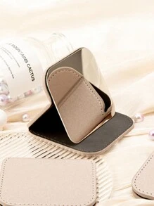 1 pezzo Specchio da trucco pieghevole in acciaio inossidabile con lettere dorate personalizzate, avvolto in elegante pelle color cachi. Perfetto per la cara mamma, zia, nonna, figlia, nipote, sorella, sposa, damigella e la tua amata ragazza! Ideale per occasioni come vacanze, compleanni, matrimoni, festa della mamma e San Valentino, questo pensieroso ed esquisito regalo aggiungerà un tocco di fascino ai loro momenti speciali, trucco, economico, decorazione della stanza, vanità, viaggio, camera da letto, accessori per il trucco, specchio, specchio da trucco, economico, riempitivi per calze, trucco, strumenti per il trucco, roba economica, regali, regali per donne, regali di Natale