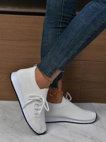 All Seasons Thick-Soled Mesh Solid Color Women's Casual Sports Shoes, Anti-Slip, Large Size, Criss-Cross Lace-Up