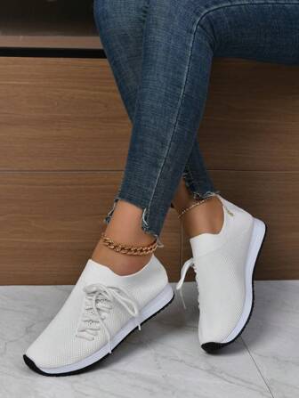 All Seasons Thick-Soled Mesh Solid Color Women's Casual Sports Shoes, Anti-Slip, Large Size, Criss-Cross Lace-Up