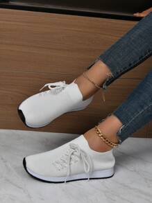 All Seasons Thick-Soled Mesh Solid Color Women's Casual Sports Shoes, Anti-Slip, Large Size, Criss-Cross Lace-Up