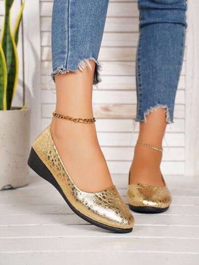 舒适女士坡跟平底便鞋，百搭简约通勤夏季圆头平底大码鞋