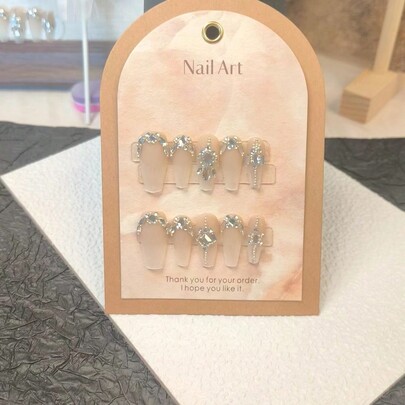 【女性の主役】2024年 春夏新作 手作りの着用可能な肌色のネイルアート デタッチャブル クリアラインストーン付き