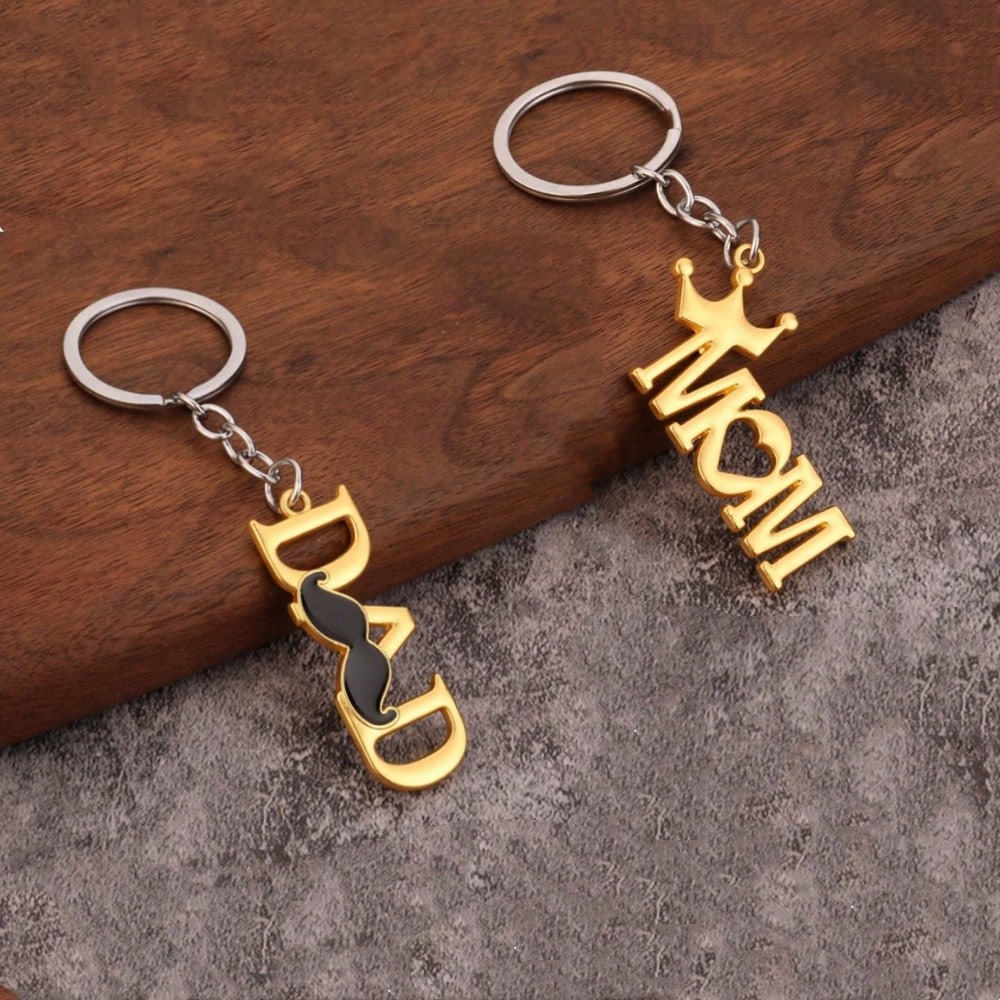 1 piÃ¨ce Porte-clÃ© unisexe en acier inoxydable MOM/DAD, dÃ©tail de lettre pour le cadeau de fÃªte des pÃ¨res/fÃªte des mÃ¨res, pendentif de bague de
