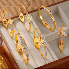 1 chiếc vòng tay thép titan đính đá pha lê sang trọng, thanh lịch, hình hoa Mori Series - Vàng - Xem 5