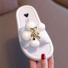 Zapatillas nuevas de verano 2024 en estilo lindo de princesa para niñas, antideslizantes para interiores y exteriores, para padres e hijos, para la playa