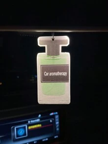 汽車式空氣清新劑通風口夾，黑冰，卡通動漫糖塊設計，後視鏡香氛掛飾，適用於汽車通風口、廁所、客廳和臥室，家用香水瓶設計